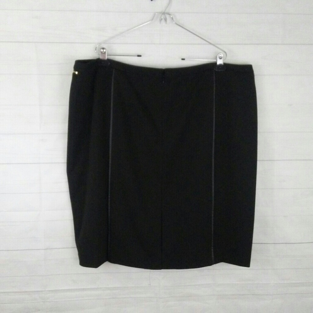 CALVIN KLEIN SKIRT
